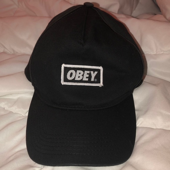 Obey Accessories - black rounded snap back obey hat or cap 💌⛓